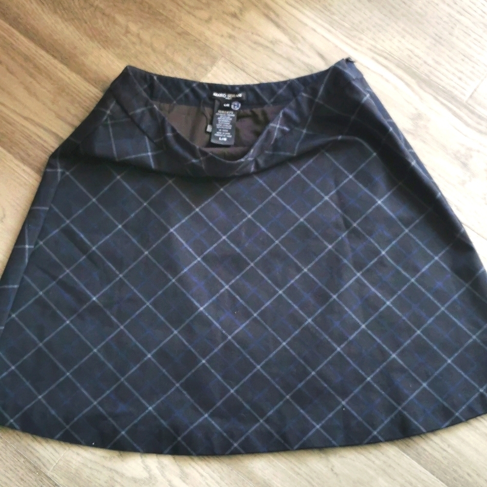 Mario Serrani Italy A line checked skirt. Size large. EUC